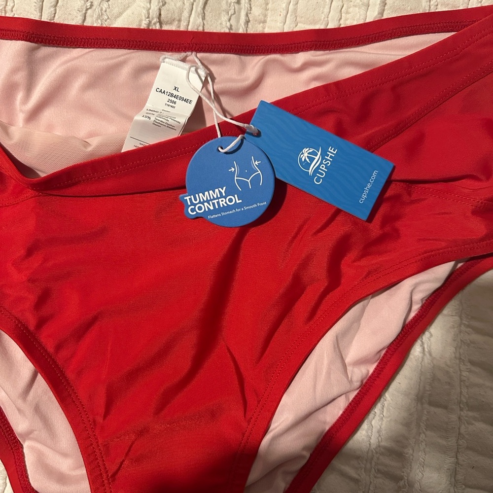 Cupshe Vibrant Red Bikini Set - Picture 5 of 8